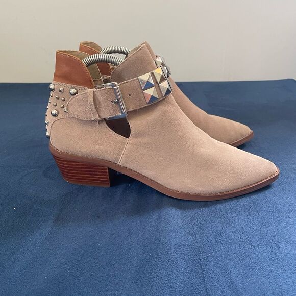 Steve Madden Zenna Taupe Leather Ankle Boots w/Silver Studs size 9.5M - Picture 2 of 11